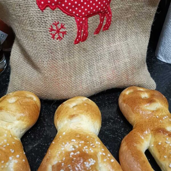 Grittibänz backen in der Bäckerei Weder für Schülerinnen und Schüler